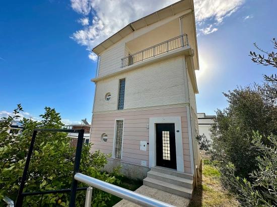 4+2 Summer Villa With Spacious Garden And Sea View For Sale In Doğanbey, Seferihisar, İzmir.