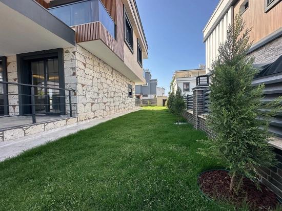 3+1 Detached Summer House With Garden For Sale In İzmir Seferihisar Doğanbey