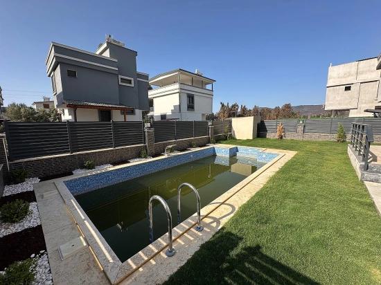 3+1 Detached Summer House With Garden For Sale In İzmir Seferihisar Doğanbey