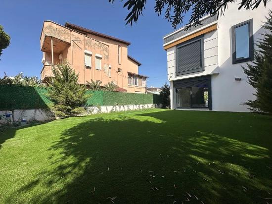 3+1 Summer Detached Villa For Sale In Seferihisar Doğanbey, 80 Meters To The Sea
