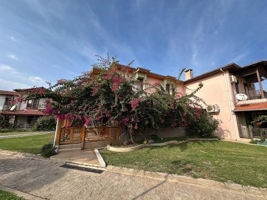 3+1 Villa For Sale In Seferihisar Ürkmez Site With Pool