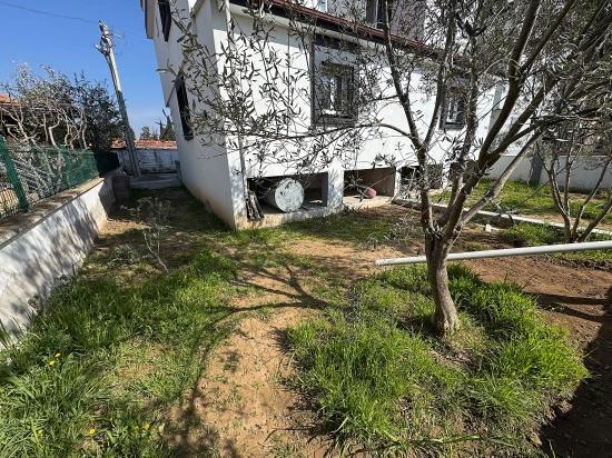 2+1 Villa With Large Garden For Sale In İzmir Seferihisar Doğanbey