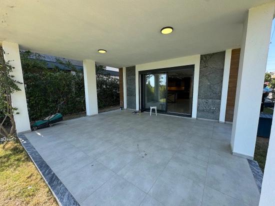 Detached Villa With Garden, 4+1 Rooms, For Sale In Ürkmez, Seferihisar, İzmir, 60 Meters From The Sea.