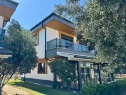 3+1 Bedroom Villa For Sale in Cumhuriyet Nbh. Seferihisar Doğanbey - 290 m²
