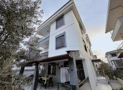 3+1 Duplex Apartment For Sale In İzmir Seferihisar Doğanbey Ürkmez Center