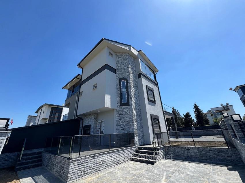 Летняя Вилла 3+1 С Бассейном На Продажу В Доганбей, Сеферихисар, Измир