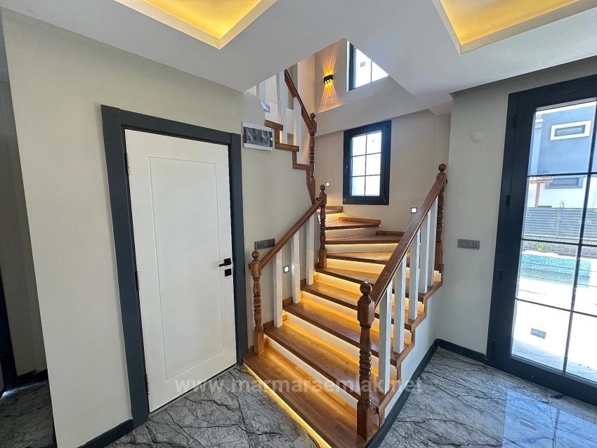 Отдельный Летний Дом 3+1 С Садом На Продажу В Измире, Сеферихисар Доганбей