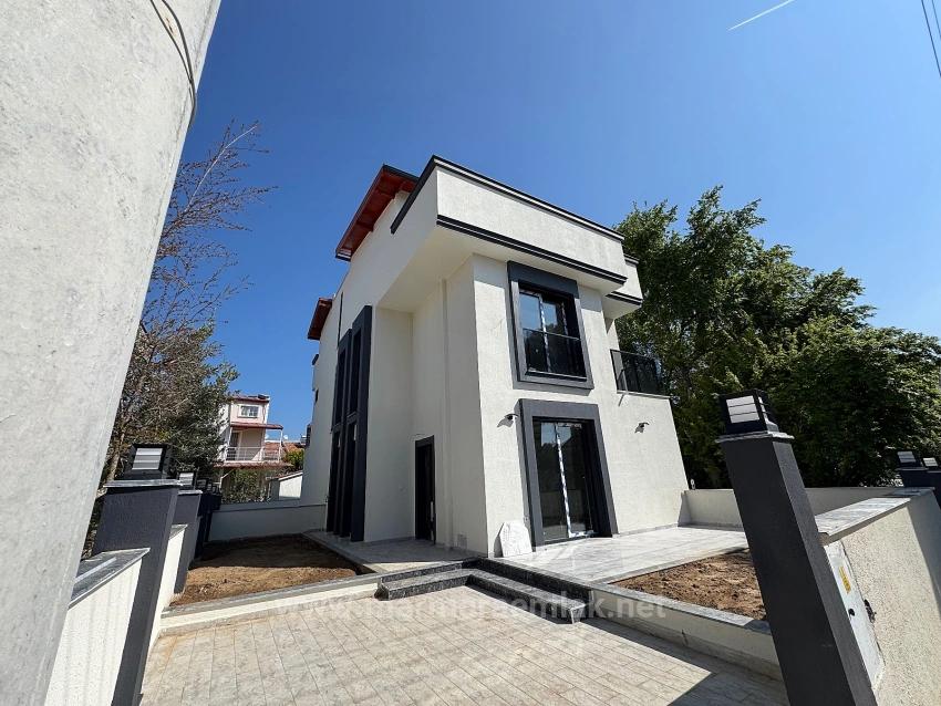 Вилла 3+1 С Садом На Продажу В Гумулдуре, В 600 Метрах От Моря