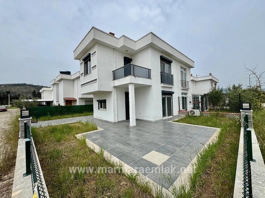 Для Продажи Вилла 2+1 в Cumhuriyet Seferihisar Doğanbey - 150 m²