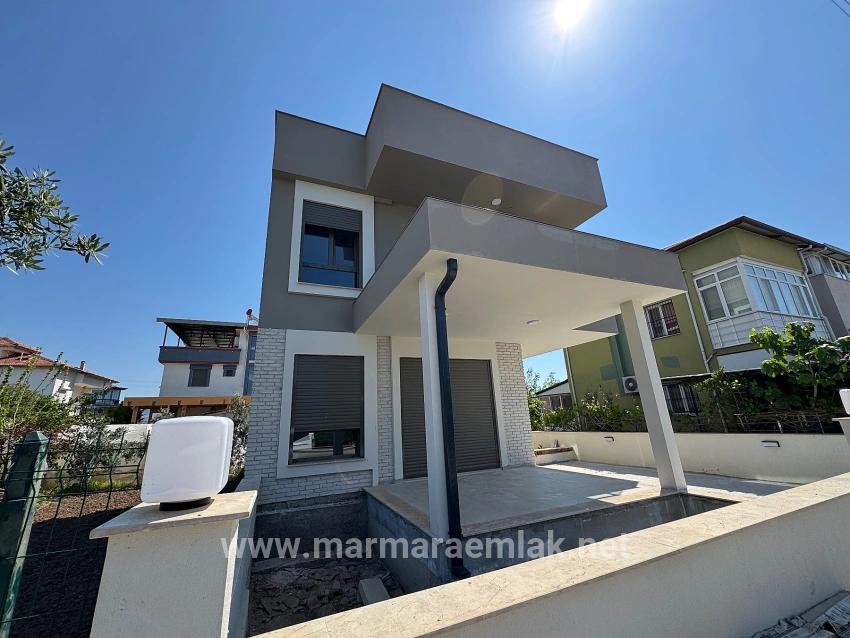 Для Продажи Вилла 3+1 в Cumhuriyet Seferihisar Doğanbey - 210 m²