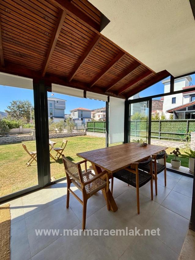 Для Продажи Вилла 3+1 в Cumhuriyet Seferihisar Doğanbey - 180 m²