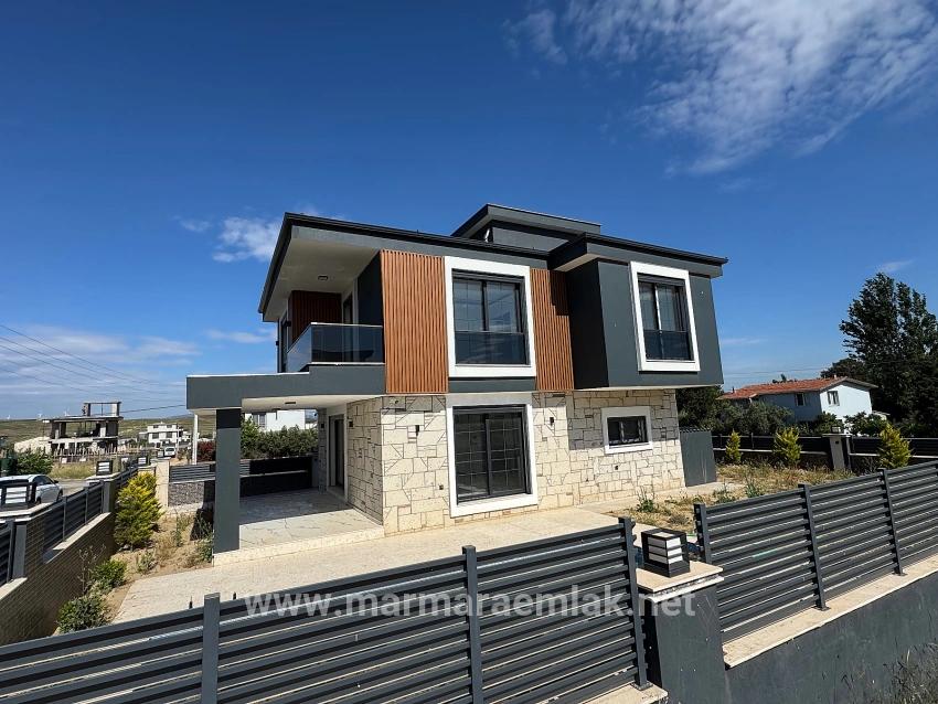 Для Продажи Вилла 3+1 в Düzce Seferihisar - 350 m²