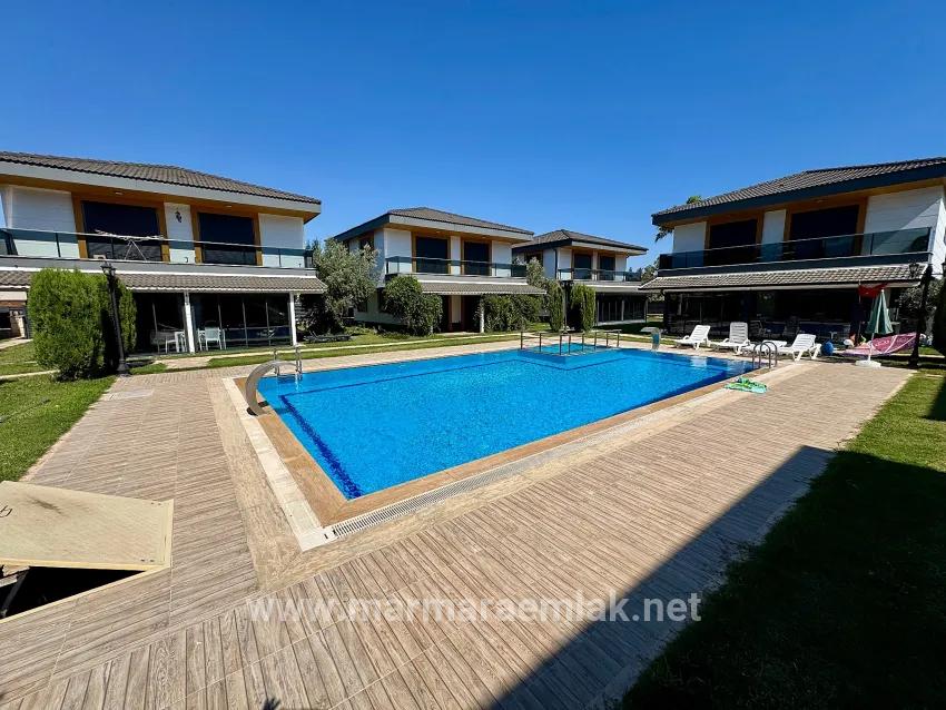 Для Продажи Вилла 3+1 в Cumhuriyet Seferihisar Doğanbey - 290 m²
