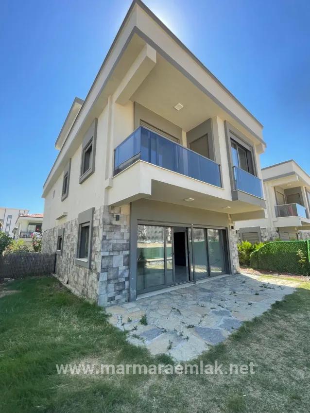 Для Продажи Вилла 4+1 в Çolak İbrahim Bey Seferihisar - 150 m²
