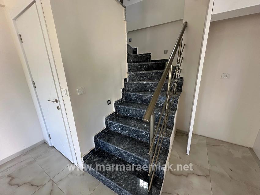 Для Продажи Семейный Дом 3+1 в Cumhuriyet Seferihisar Doğanbey - 160 m²