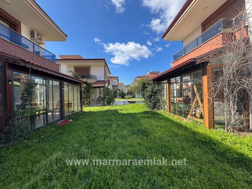 Для Продажи Вилла 3+1 в Cumhuriyet Seferihisar Doğanbey - 150 m²