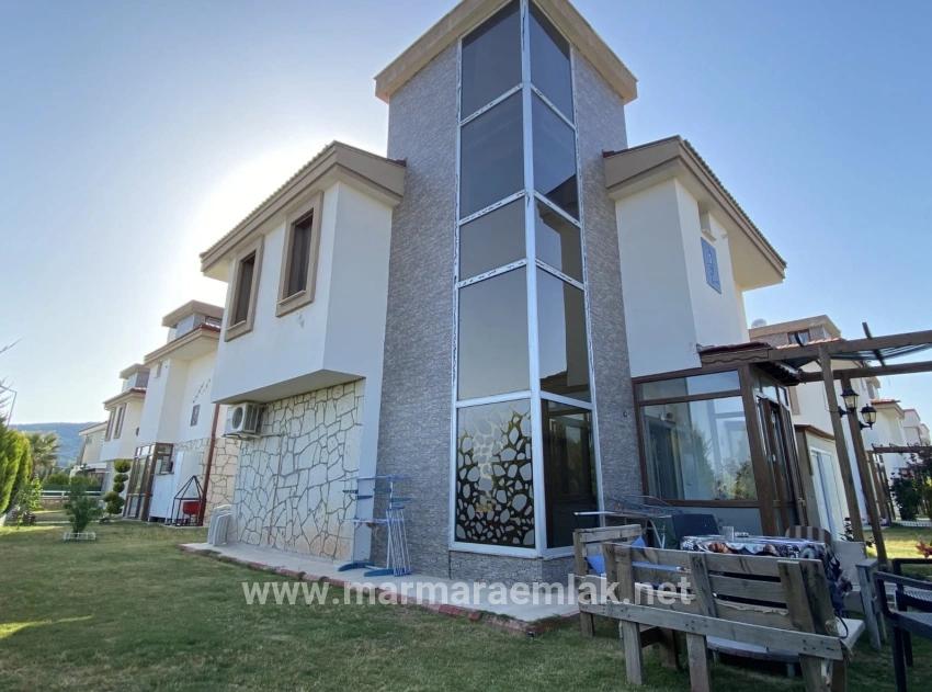 Для Продажи Вилла 3+1 в Cumhuriyet Seferihisar Doğanbey - 150 m²