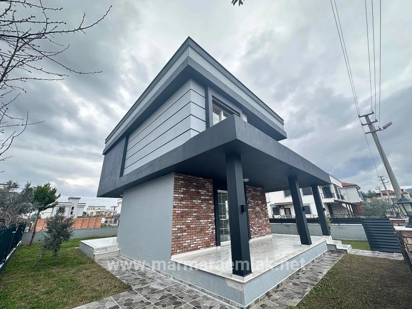 Для Продажи Семейный Дом 3+1 в Cumhuriyet Seferihisar Doğanbey - 300 m²