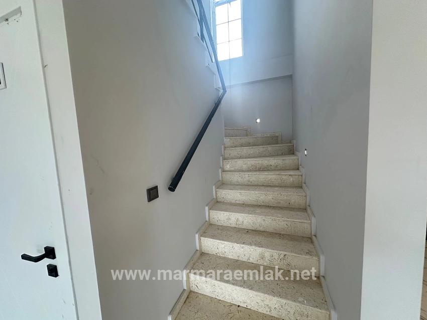 Для Продажи Семейный Дом 3+1 в Cumhuriyet Seferihisar Doğanbey - 300 m²