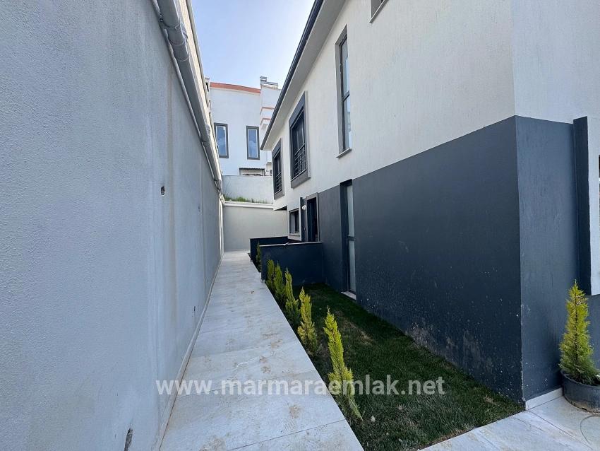 Для Продажи Вилла 2+1 в Payamlı Seferihisar Doğanbey - 120 m²