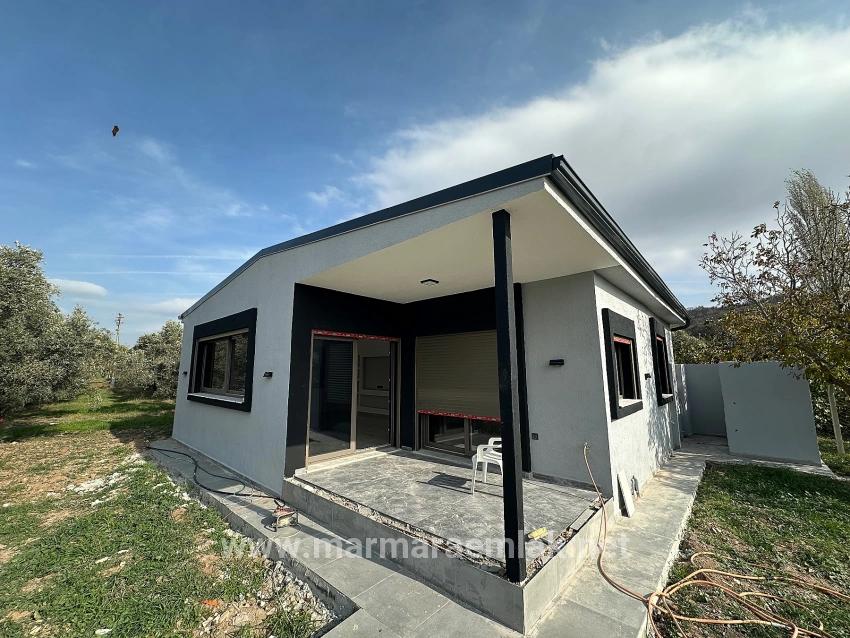Для Продажи Семейный Дом 2+1 в Kavakdere Seferihisar - 120 m²