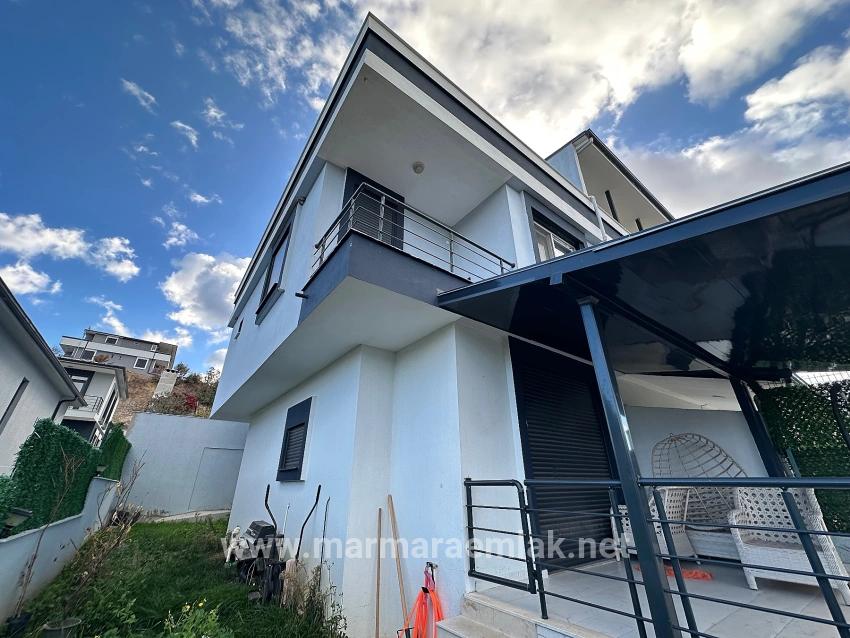 Для Продажи Вилла 4+1 в Payamlı Seferihisar Doğanbey - 150 m²