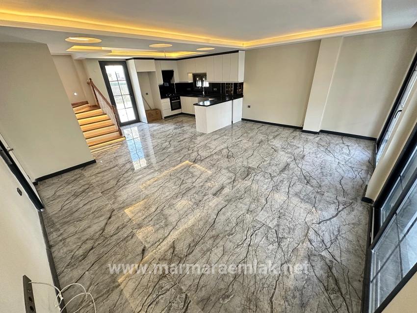 Для Продажи Вилла 3+1 в Cumhuriyet Seferihisar Doğanbey - 300 m²