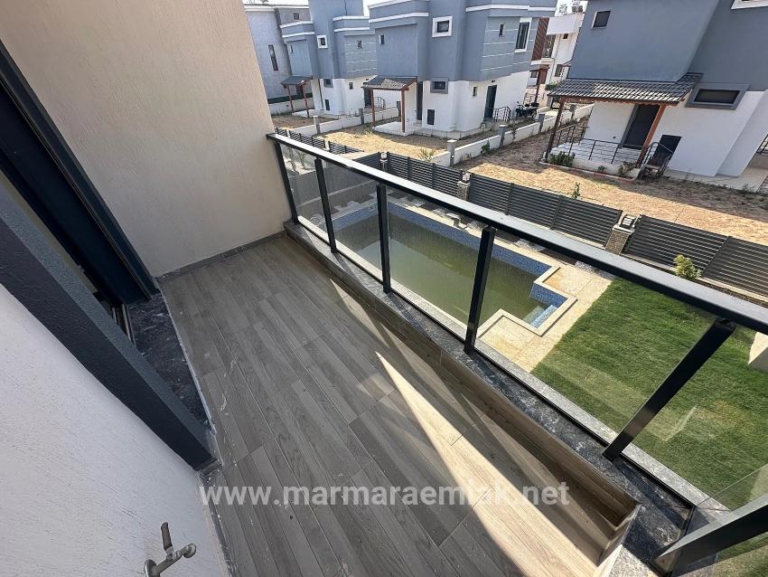 Для Продажи Вилла 3+1 в Cumhuriyet Seferihisar Doğanbey - 300 m²