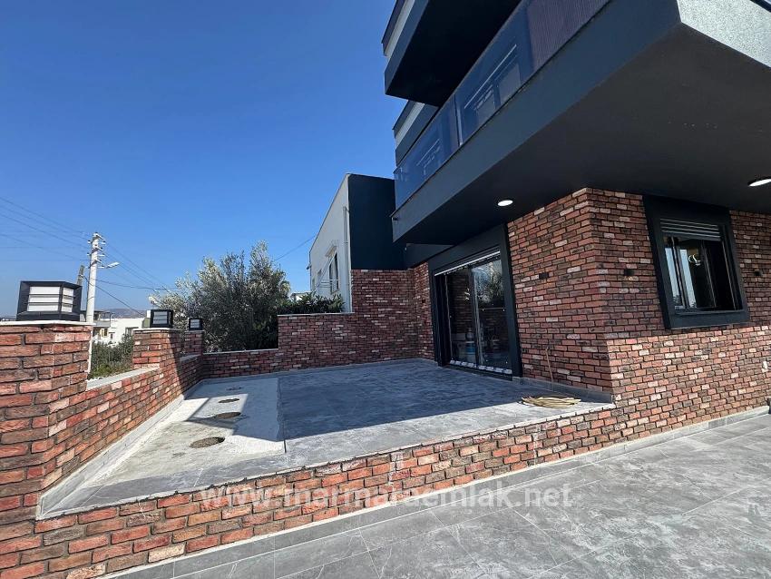Для Продажи Вилла 3+1 в Cumhuriyet Seferihisar Doğanbey - 200 m²