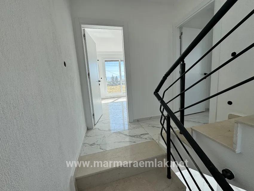 Для Продажи Вилла 2+1 в Cumhuriyet Seferihisar Doğanbey - 140 m²
