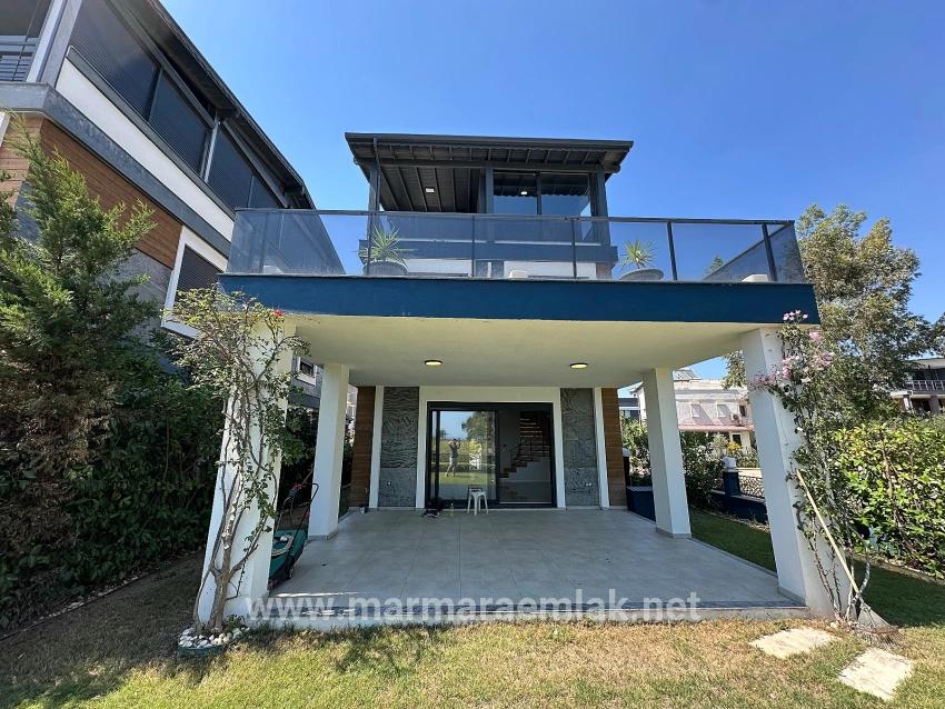 Для Продажи Вилла 4+1 в Bengiler Seferihisar Ürkmez - 240 m²