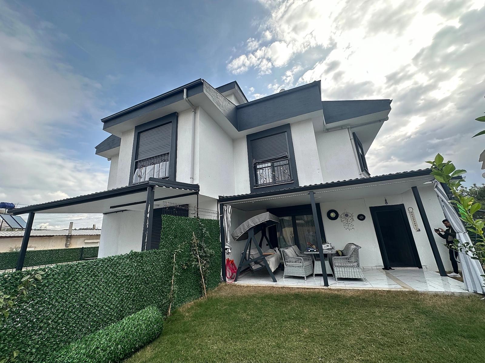 İzmir Seferihisar Doğanbey Payamlı Da Satılık 2+1 Bahçeli Villa