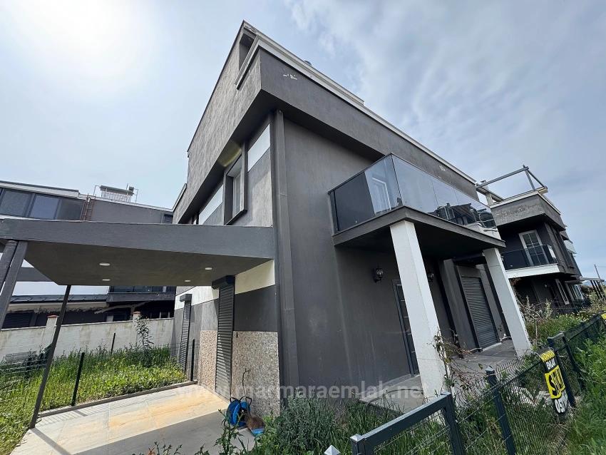 İzmir Seferihisar Doğanbey Payamlı Da Satılık 3+1 Bahçeli Yazlık Villa