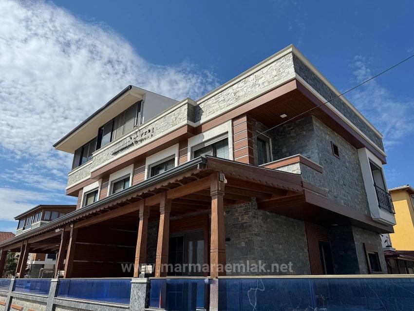 Seferihisar Ürkmez De Satılık 3+1 Ultra Lüks Villa Denize 40 Metre