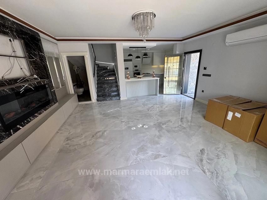 Seferihisar Ürkmez De Satılık 3+1 Ultra Lüks Villa Denize 40 Metre