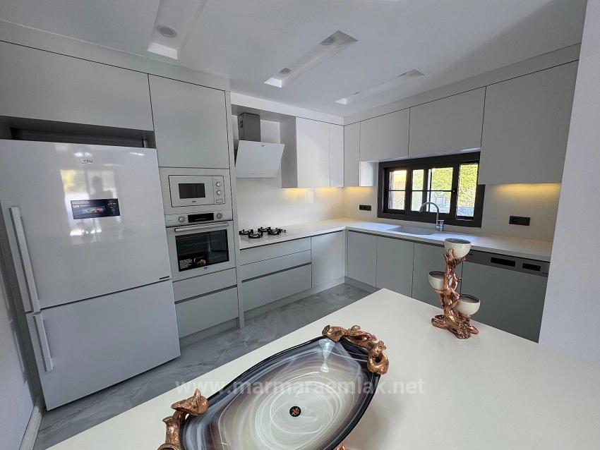 Seferihisar Ürkmez De Satılık 3+1 Ultra Lüks Villa Denize 40 Metre