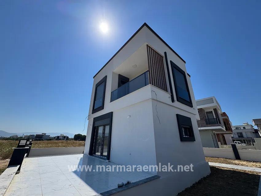 İzmir Seferihisar Doğanbey De Satılık Bahçeli 2+1 Yazlık Villa