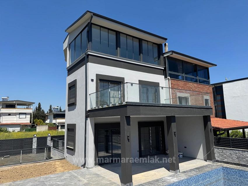 İzmir Seferihisar Doğanbey De Satılık Havuzlu 3+1 Yazlık Villa