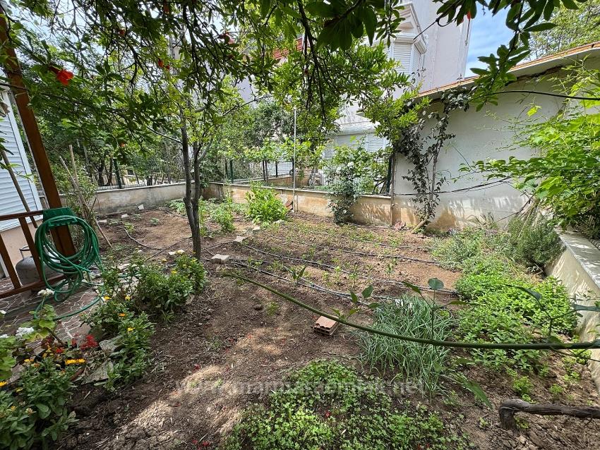 İzmir Seferihisar Doğanbey De Satılık Bahçeli 3+1 Villa