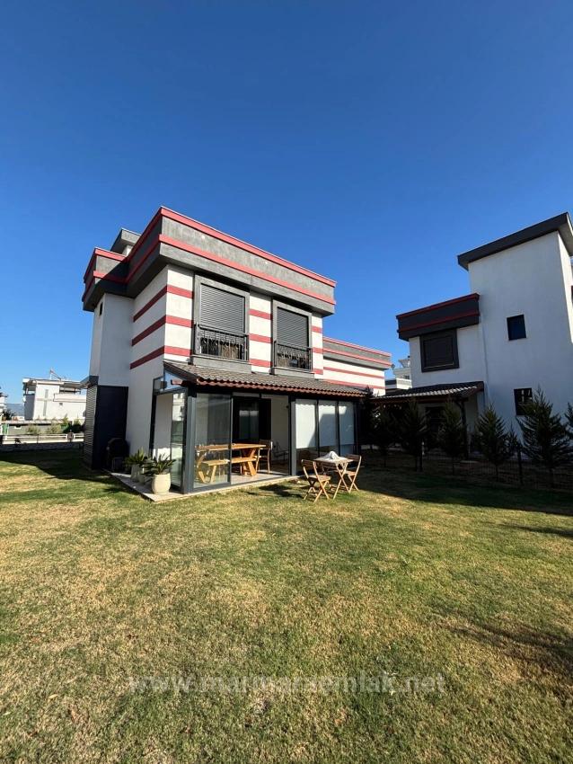 Seferihisar Doğanbey Cumhuriyet Mah. Satılık 3+1 Villa - 180 m²