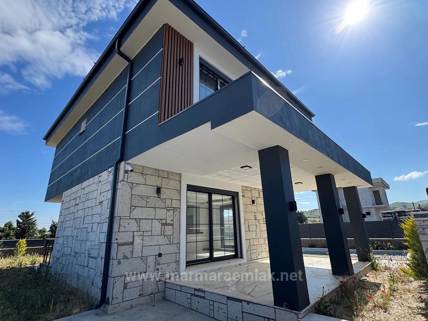 İzmir Seferihisar Da Satılık 3+1 350 M2 İçinde Havuzlu Tek Müstakil Villa
