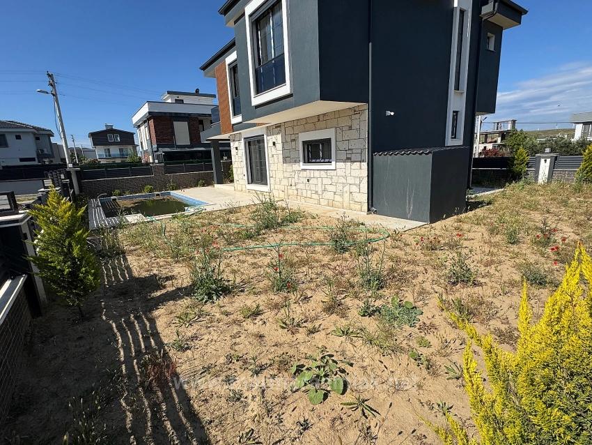 İzmir Seferihisar Da Satılık 3+1 350 M2 İçinde Havuzlu Tek Müstakil Villa