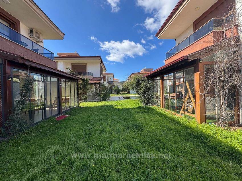 İzmir Seferihisar Doğanbey De Satılık Bahçeli 3+1 Havuzlu Villa