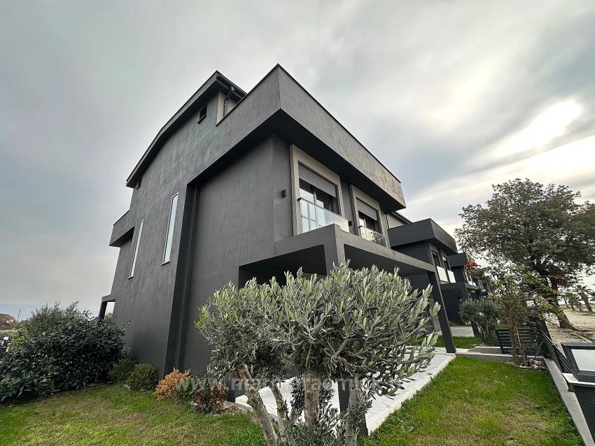 Seferihisar Doğanbey De 3+1 Satılık Denize 50 Metre Yazlık Villa