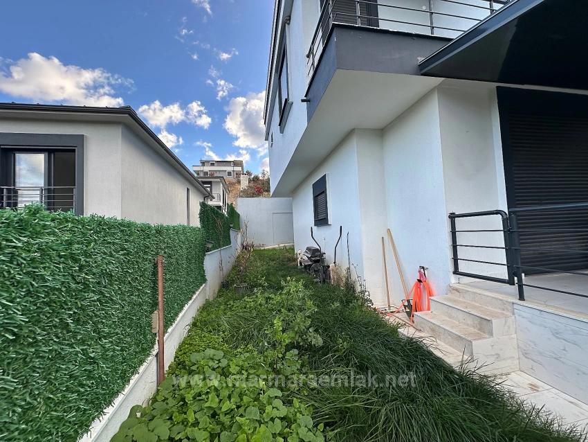 İzmir Seferihisar Doğanbey Payamlı Da Satılık 4+1 Bahçeli Yazlık Villa