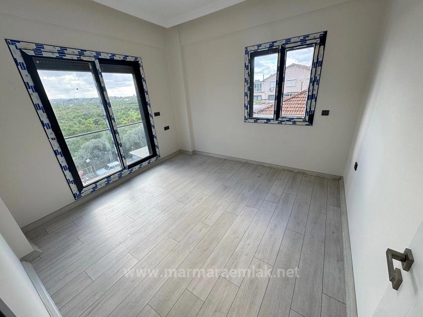 Menderes Gümüldür De Satılık 2+1 Bahçeli Daire