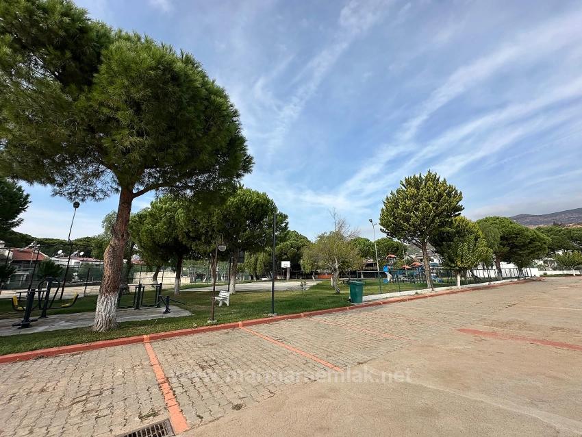 Seferihisar Ürkmez De Havuzlu Site İçinte 3+1 Satılık Villa