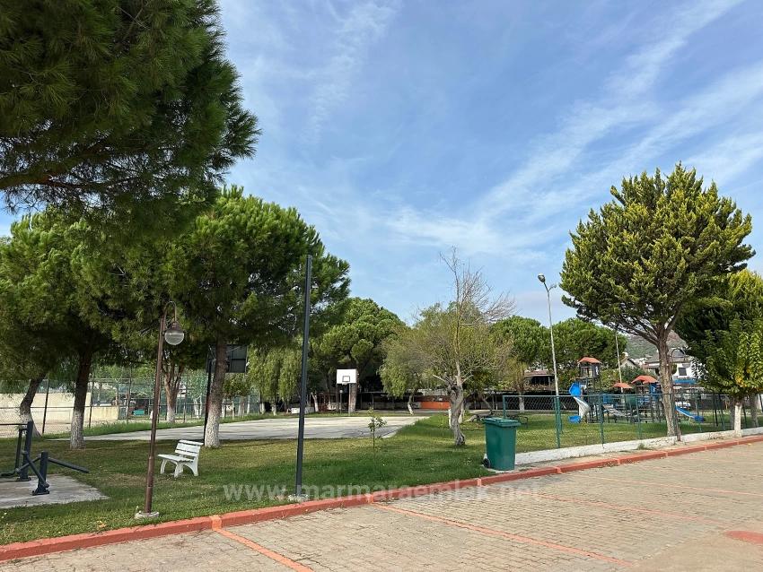 Seferihisar Ürkmez De Havuzlu Site İçinte 3+1 Satılık Villa