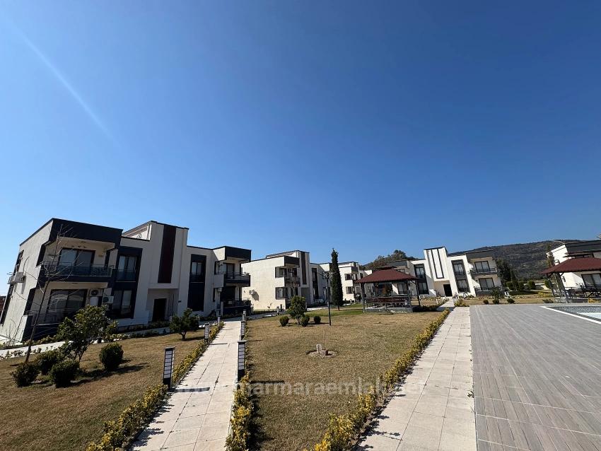 Seferihisar Doğanbey De Satılık 1+1 Havuzlu Site İçinde Daire
