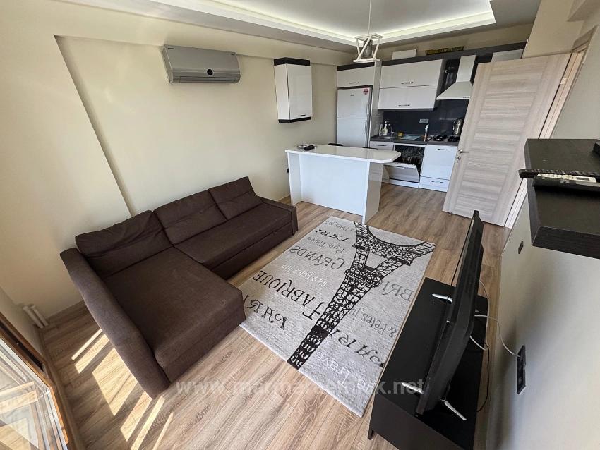 Seferihisar Doğanbey De Satılık 1+1 Havuzlu Site İçinde Daire